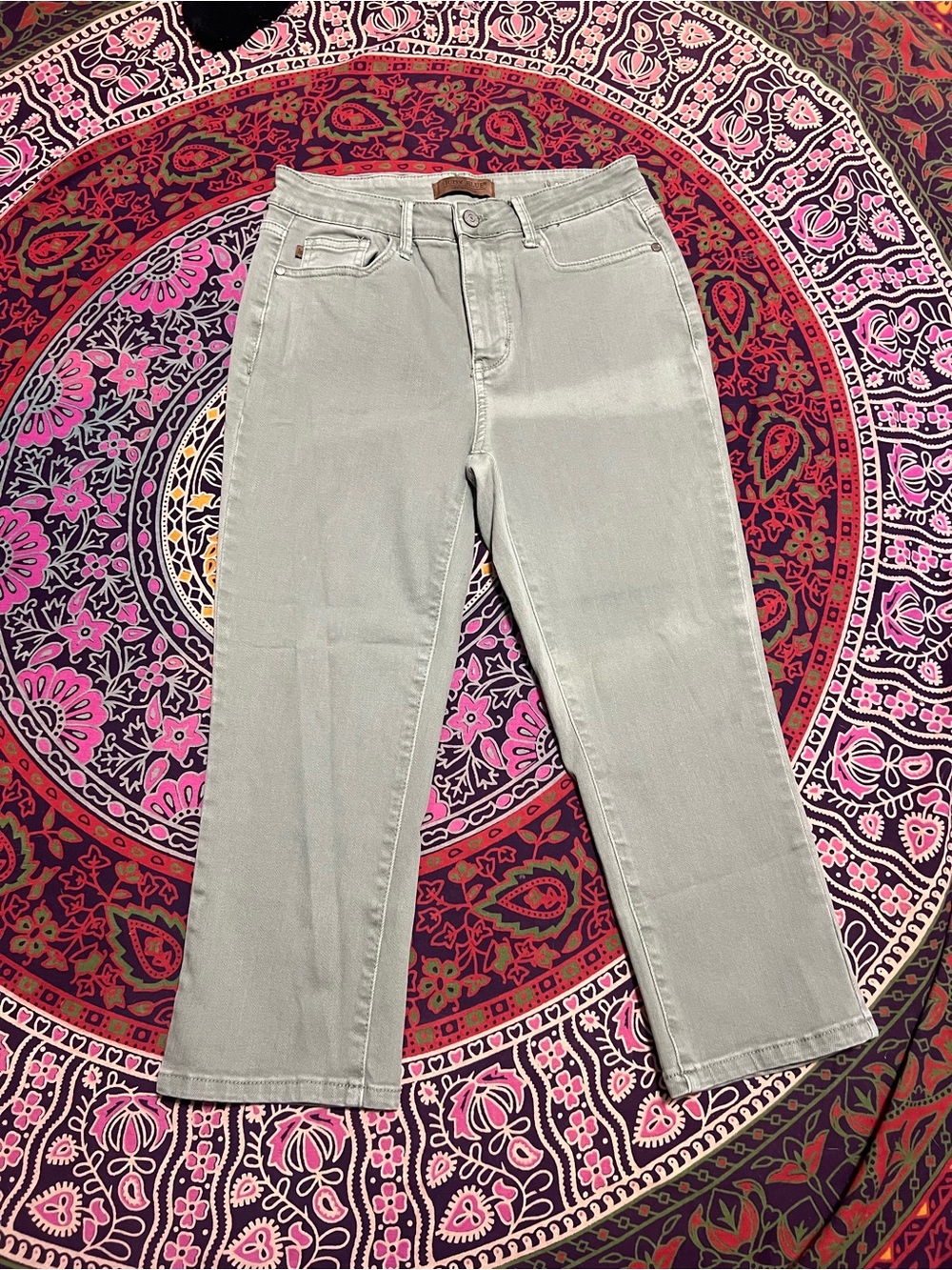 Judy Blue 7/28 Olive Stretchy Capri Pants